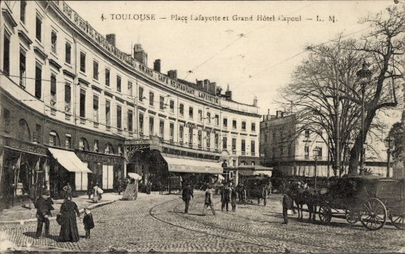 Ak Toulouse Haute Garonne, Platz Lafayette, Grand Hotel Capoul,  Architektur, Menschen, Pferdefuh