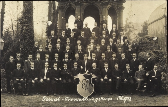 Photo PC Stuttgart in Württemberg, private administration course 1907/08, group picture