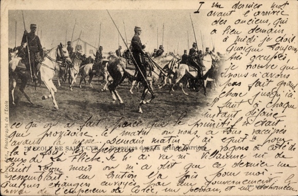 Ak Saint Cyr Yvelines, Schule, Französische Soldaten zu Pferden