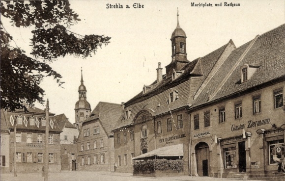 Postcard Strehla on the Elbe Saxony, market square, town hall, shop Gustav Ziermann