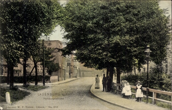 Postcard Lauenburg an der Elbe, Hamburgerstraße, children