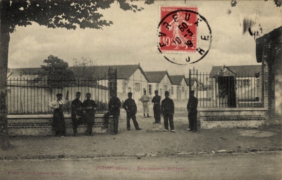 Postcard Évreux Eure, view, people, architecture, trees, fence, atmosphere