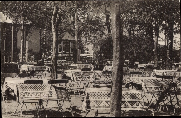 Postcard Hoisdorf in Schleswig-Holstein, inn, empty tables, trees, outdoors, quiet atmosphere