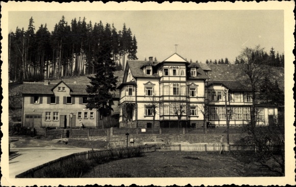 Photo Postcard Finsterbergen Friedrichroda in the Thuringian Forest, road section, inn