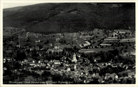 Ak Münchweier Ettenheim in Baden, Luftaufnahme von Münchweier, Schwarzwald, Gasthaus zur Sonne