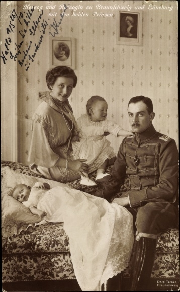 Ak Herzog Ernst August von Braunschweig, Prinzessin Victoria Luise von Preußen, Prinzen