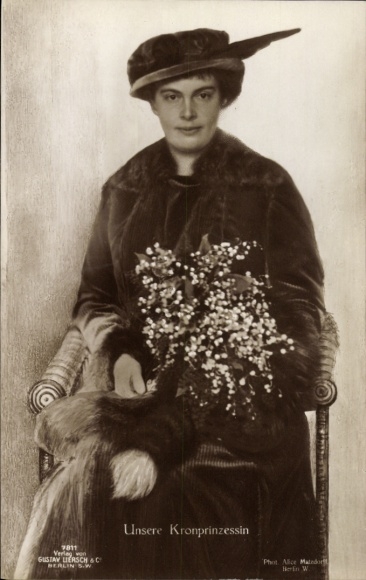 Postcard Crown Princess Cecilie of Prussia, seated portrait, Liersch 7811
