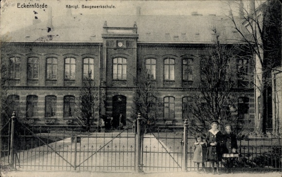 Ak Schnaap Borby Eckernförde Schleswig Holstein, königliche Baugewerkeschule, Frau, 2 Kinder