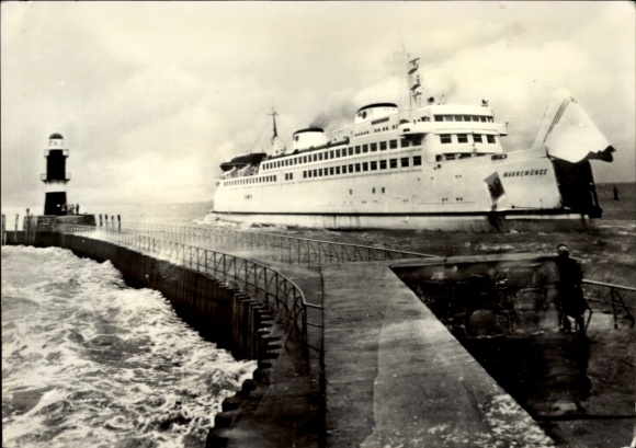 Postcard Ostseebad Warnemünde Rostock, ferry Warnemünde at the pier