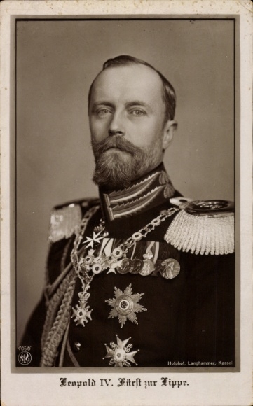 Ak Fürst Leopold IV zur Lippe, Portrait in Uniform, Orden, NPG 4696