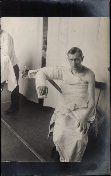 Photo Postcard Gliwice Gliwice Silesia, Ned. Ambulance, hospital Dutch. Red Cross, Soldier Tepe