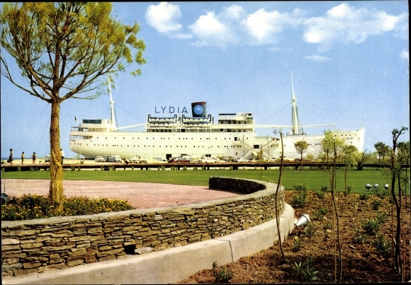 KP Le Barcarès Pyrénées Orientales, parowiec Lydia w porcie, prom, Hellenic Mediterranean Lines