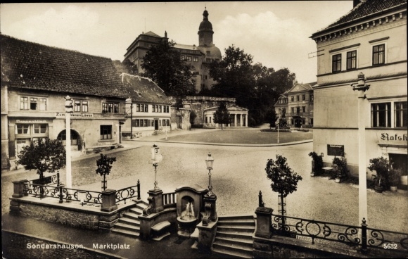 Postcard Sondershausen Thuringia, market square, Ratskeller, Zum golden Löwen