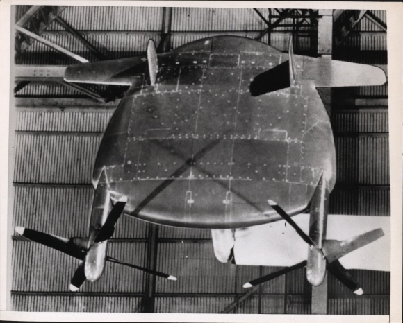 Photo airplane in wind tunnel, saucer