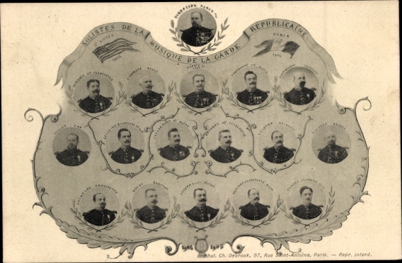 Postcard Solistes de la Musique de la Garde Republicaine, drapeau americain et francais