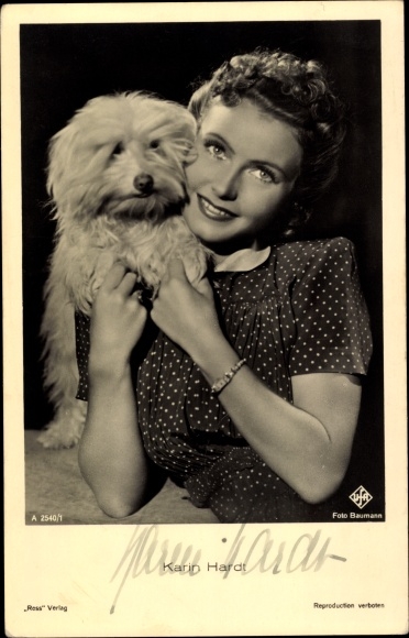 Postcard actress Karin Hardt, portrait with dog, Ross A 2540/1, autograph