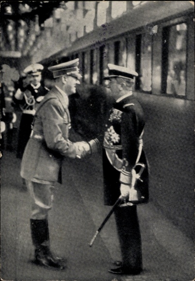 Postcard Kiel, Regent von Horthy, Adolf Hitler, reception at the train station