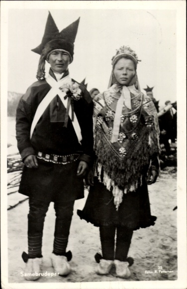Postcard Sami bride and groom, traditional costumes