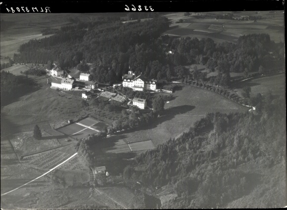 foto Bad Adelholzen Siegsdorf in Opper-Beieren, luchtfoto