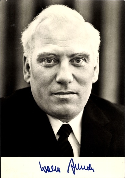 Postcard politician Walter Arendt, Federal Minister of Labor and Social Affairs, portrait, autograph