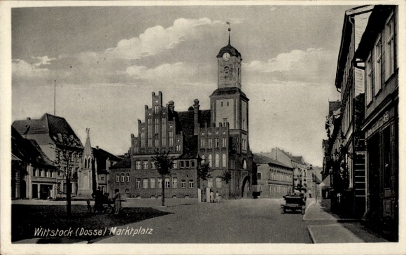 Postcard Wittstock Dosse in der Prignitz, beautiful market square, building, clock tower, street view