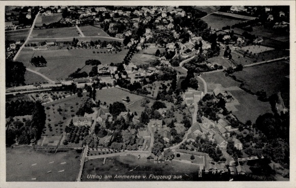 Ak Utting am Ammersee Oberbayern, Luftaufnahme von Utting, Landschaft, Gebäude, Seen