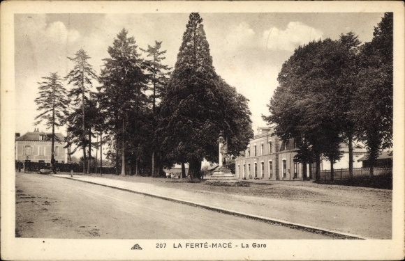 Postcard La Ferté Macé Orne, The Train Station