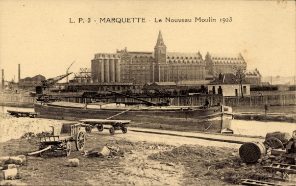 Ak Marquette lez Lille Nord,  Le Nouveau Moulin, 1923, Boot auf Kanal, Industriegebäude im Hinter