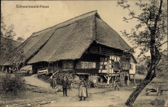 Postcard Wolfach in the Black Forest, Moosenmättle, Black Forest House, two people standing in front