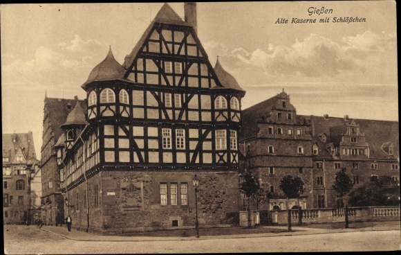 KP Gießen na Lahn Hesse, stare koszary z zamkiem