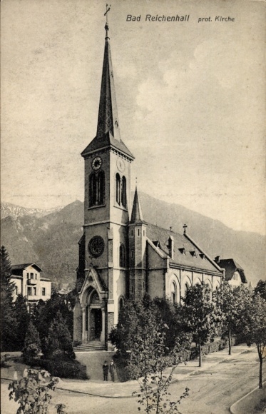 Ak Bad Reichenhall in Oberbayern,  protestantische Kirche, Berglandschaft, Bäume
