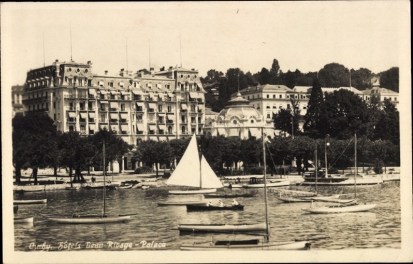 KP Ouchy Lausanne Canton Vaud, Hotel Beau Rivage Palace, łodzie
