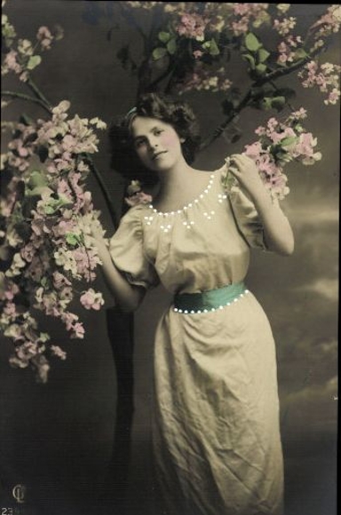 10 alte Ak "Ich schnitt' es gern in jene Rinde ein", Frauenportraits
