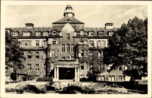 Postcard Glauchau in Saxony, city hospital
