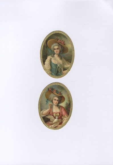 2 opłatki / błyszczące obrazki przedstawiające damy w wystawnych kapeluszach w złotych ramach, każdy o wymiarach ok. 8,5 x 6 cm