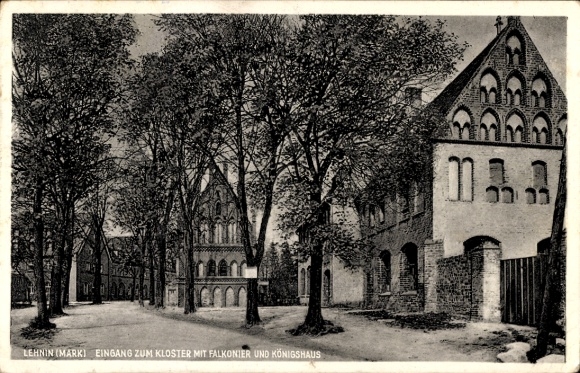 Postcard Kloster Lehnin in der Mark, entrance to the monastery with falconer and king's house