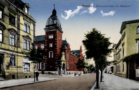 Postcard Apolda in Thuringia, Bahnhofstraße, post office, trees, architecture
