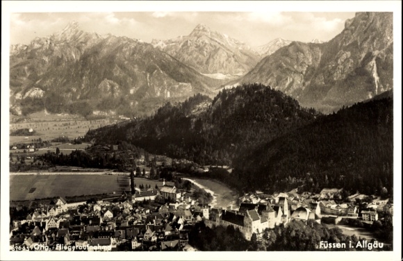 Ak Füssen am Lech Allgäu, Landschaft mit Bergen, Stadtansicht, Fluss
