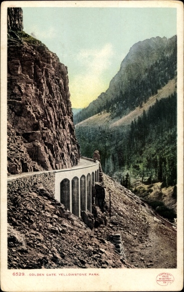 Ak Wyoming VS, Yellowstone Nationaal Park, Golden Gate