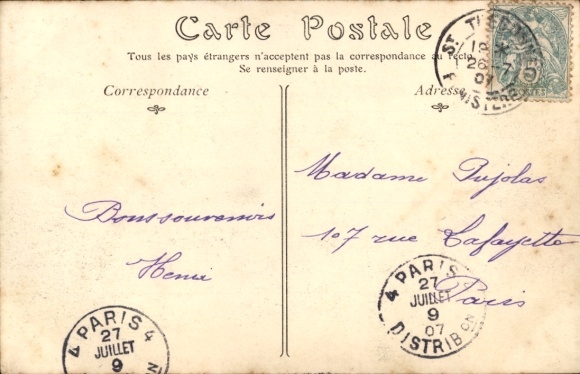 KP Morlaix Finistère, dwóch rowerzystów, strzechy, wiejskie otoczenie