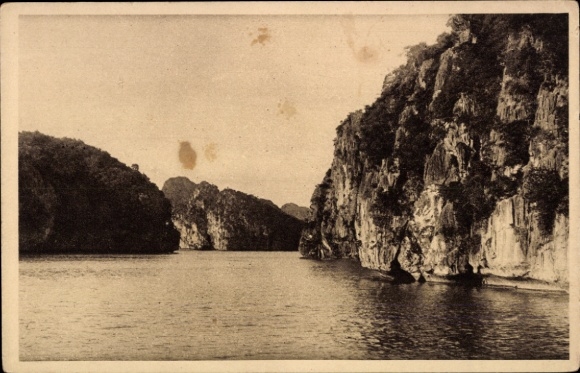 Ak Baie d'Along Vietnam,The site of the Isle of Peace