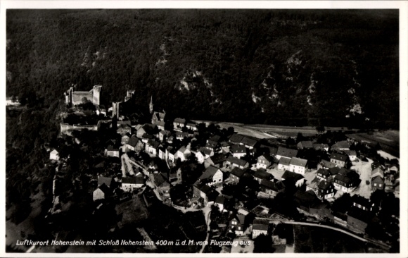 Ak Hohenstein am Harz Thüringen, Luftkurort  Schloss  Flugzeugansicht, Schwarz-Weiß-Photo