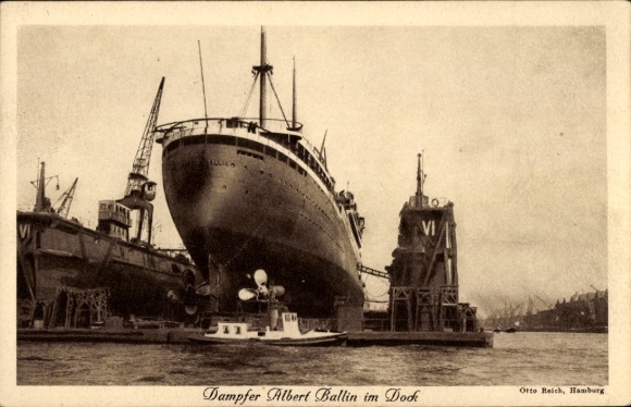 Picture steamer Albert Ballin in dock, HAPAG, harbor