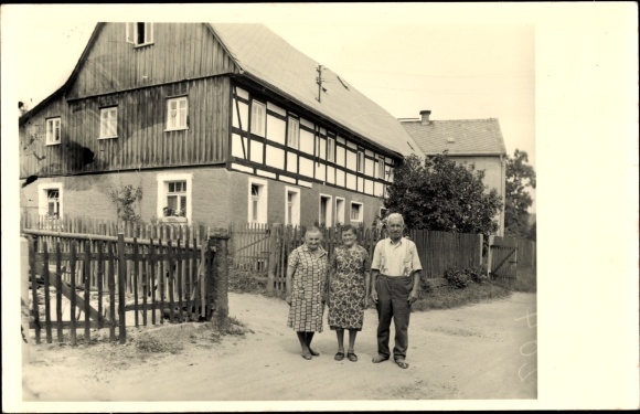 Photo Postcard Wachau in Saxony, residential building, residents