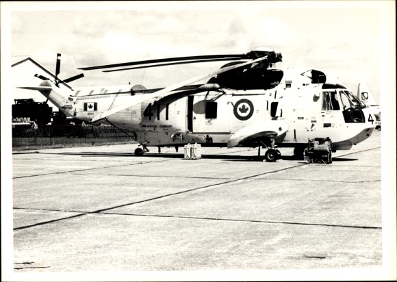 Zdjęcie kanadyjskiego śmigłowca wojskowego Sikorsky SH 3