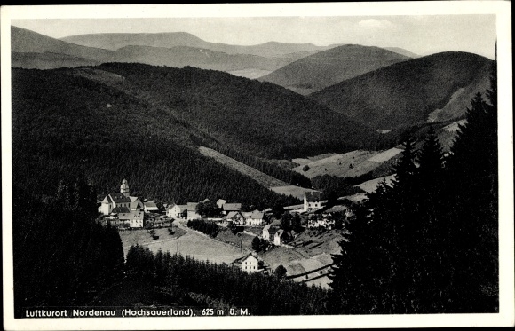 KP Nordenau Schmallenberg w Sauerland, widok na dolinę w Ort, góry