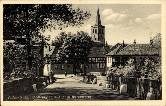 Ak Vacha in de wijk Wartburg, stadsingang vanaf de oude Werrabrug, kerktoren