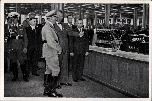 Collection picture No. 88, Adolf Hitler visits the BMW works, engine block