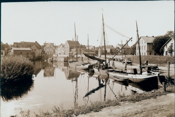 Photo Buxtehude in Lower Saxony, sailing boats, city view, harbor
