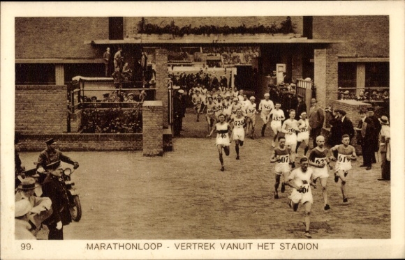 Postcard Olympic Games 1928, marathon loop, Vertrek vanuit the stadium